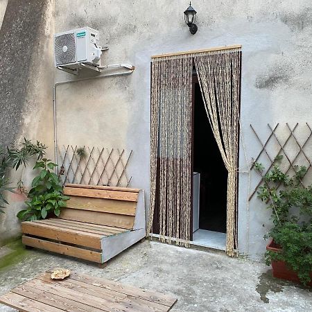 Al Vicolo Stretto Bed and Breakfast Santa Maria a Vico Exteriör bild