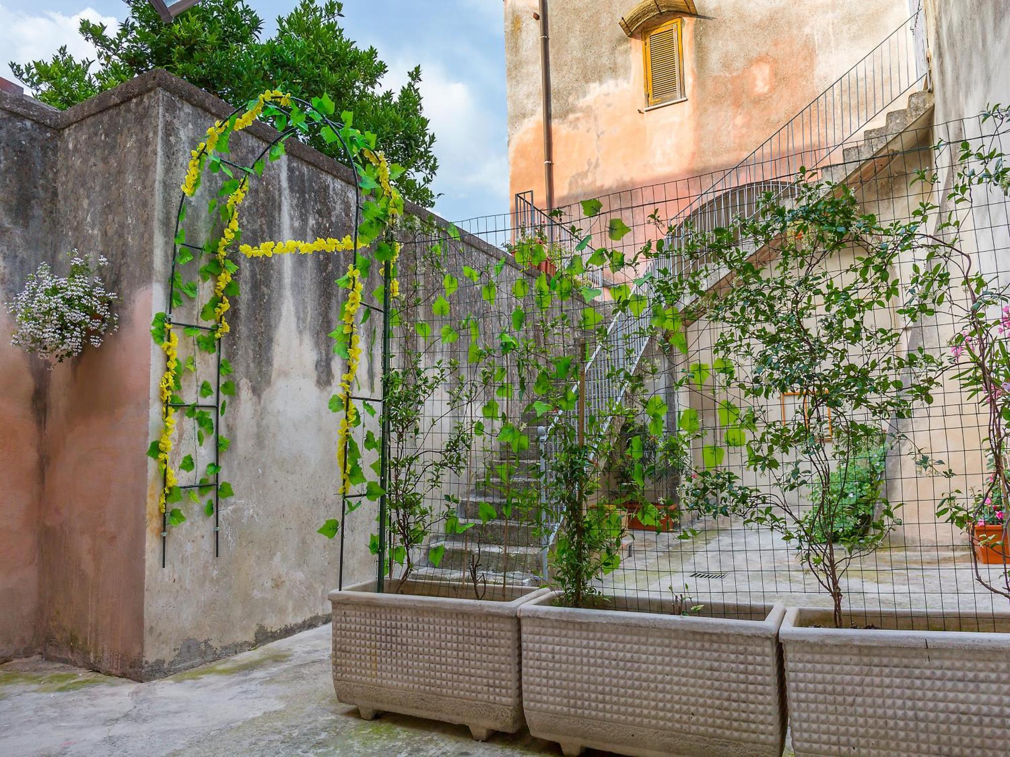 Al Vicolo Stretto Bed and Breakfast Santa Maria a Vico Exteriör bild