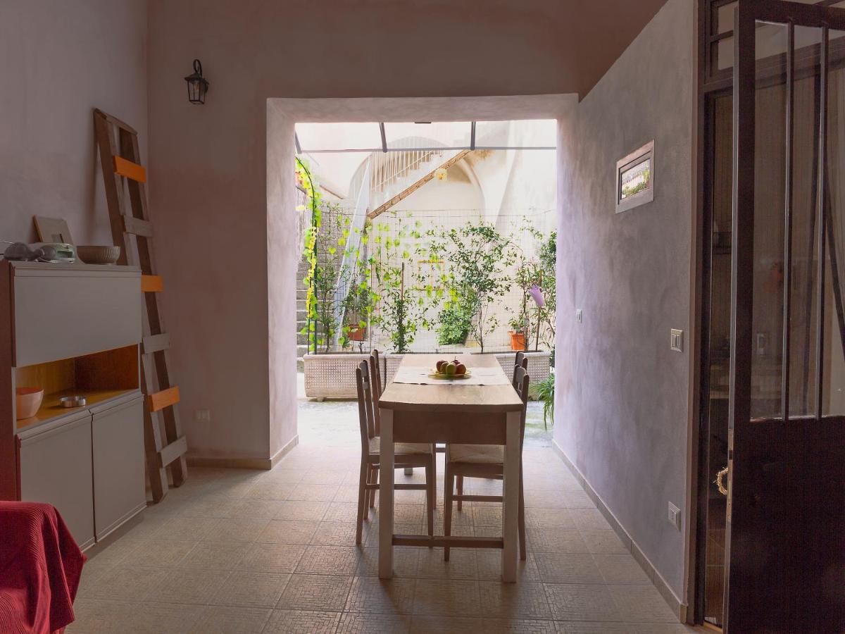 Al Vicolo Stretto Bed and Breakfast Santa Maria a Vico Exteriör bild